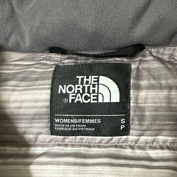 The North Face Women’s Metropolis Parka - Picture 8 of 11